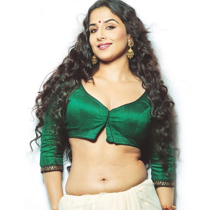 VIDYA BALAN sexiest curves