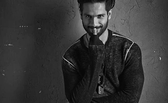 10-bollywood-celebrities-who-are-killing-it-on-instagram