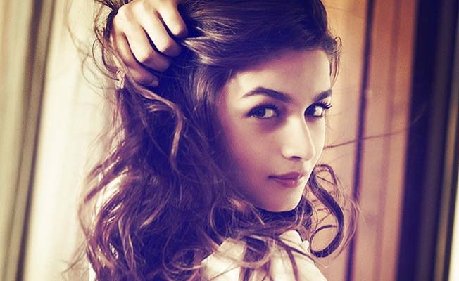 10-bollywood-celebrities-who-are-killing-it-on-instagram