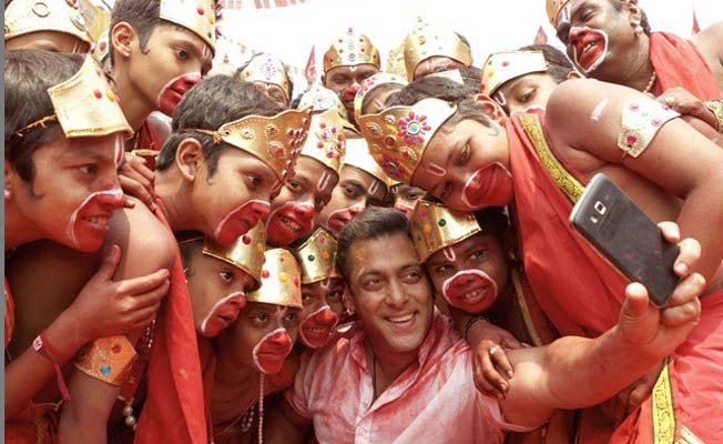 10-bollywood-celebrities-who-are-killing-it-on-instagram