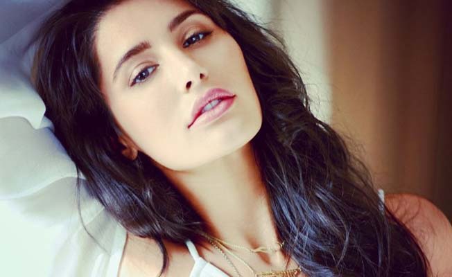 10-bollywood-celebrities-who-are-killing-it-on-instagram