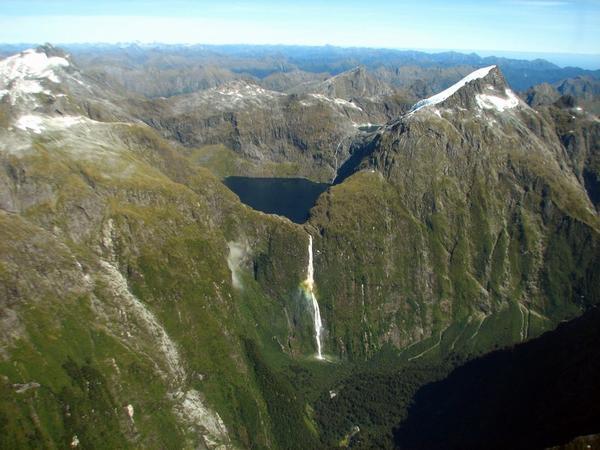 15-most-breathtaking-waterfalls-from-around-the-world 15-most-breathtaking-waterfalls-from-around-the-world