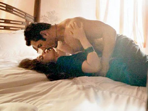 Bollywood-Hot-Scenes Bollywood-Hot-Scenes