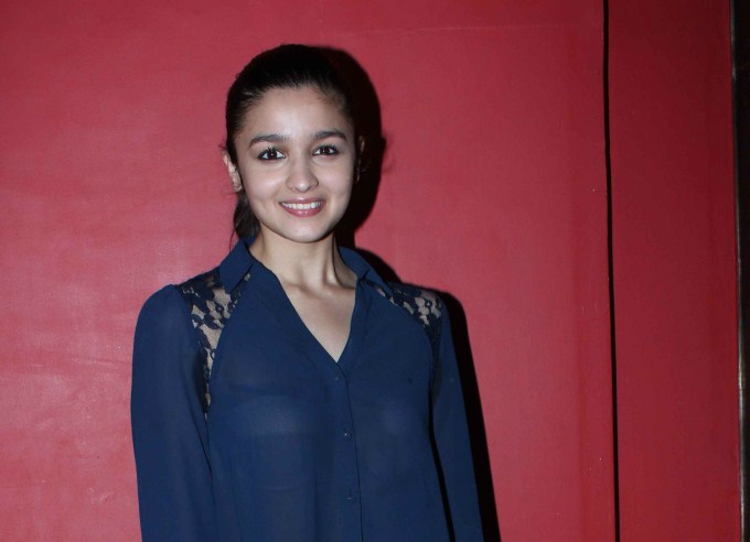 Bollywood Actresses Caught in Transparent Dresses