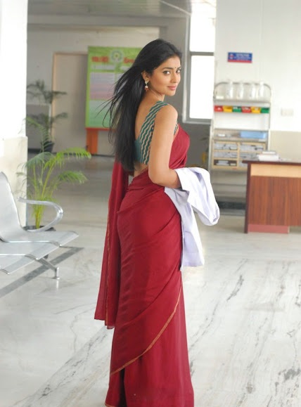 Hot Bollywood Actress In Saree