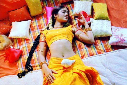ileana D’Cruz Latest Hot Navel Show Photo In Munna