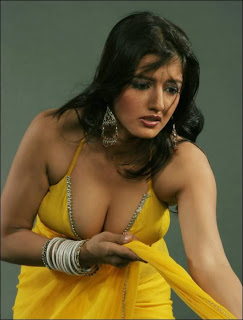 Hot Actress Wallpaper