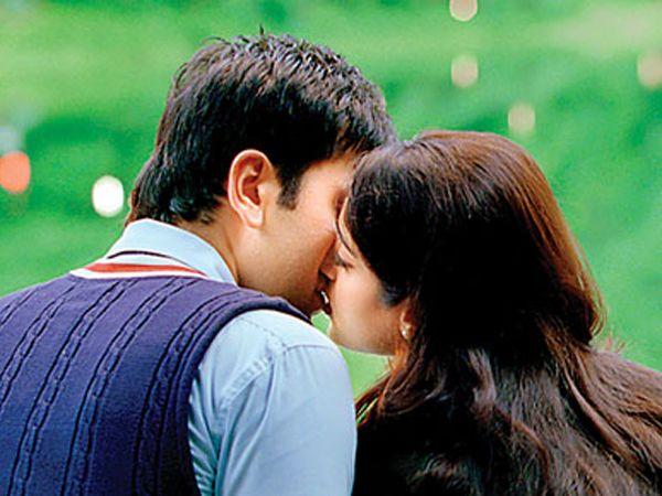 Ranbir-Kapoor-and-Ileana-DCruz-Kiss Ranbir-Kapoor-and-Ileana-DCruz-Kiss
