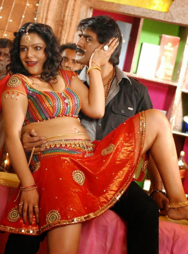 Sexiest-Item-Girls-from-South-Indian