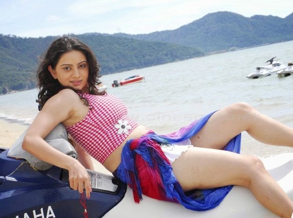 Tamil-Telugu-Malayalam-Actress-Thunder-Thighs