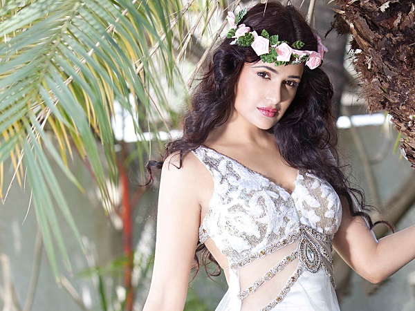 Yuvika Chaudhary Latest Hot Photos