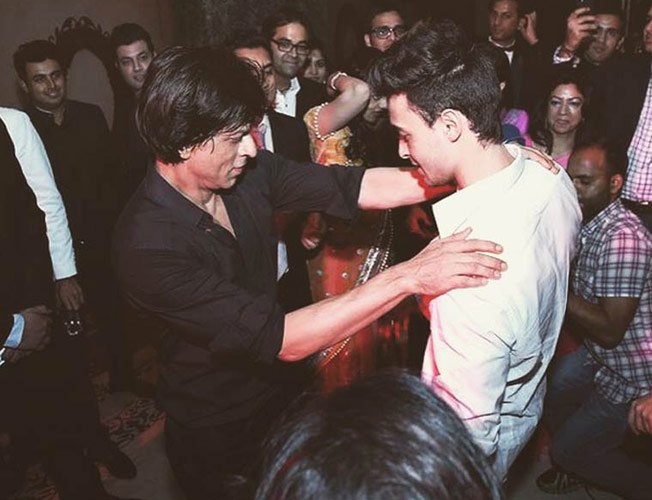 all-srk-and-salman-fans-these-unseen-arpita-khan-wedding-pictures-will-make-your-day all-srk-and-salman-fans-these-unseen-arpita-khan-wedding-pictures-will-make-your-day