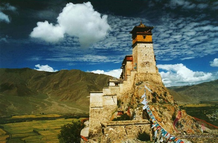 10 Amazing Buddhist Monasteries 10 Amazing Buddhist Monasteries