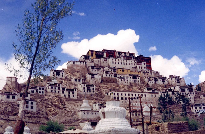 10 Amazing Buddhist Monasteries 10 Amazing Buddhist Monasteries