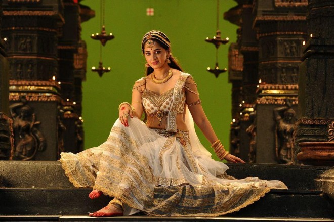 anushka-shetty-stills-in-rudhramadevi
