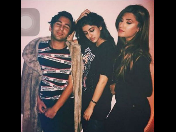 aryan-khan-and-navya-naveli-seen-together-pics aryan-khan-and-navya-naveli-seen-together-pics