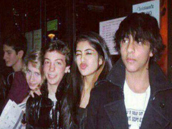 aryan-khan-and-navya-naveli-seen-together-pics aryan-khan-and-navya-naveli-seen-together-pics