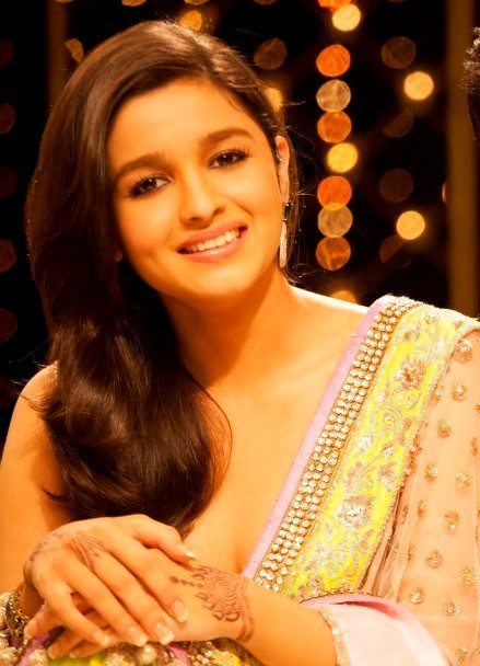 b-town-glam-dolls-flaunt-plunging-necklines b-town-glam-dolls-flaunt-plunging-necklines