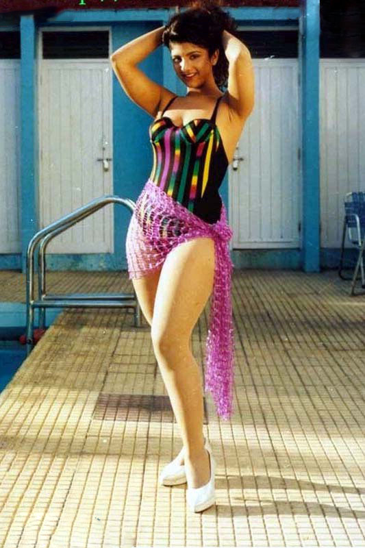 bhojpuri-bikini-actress