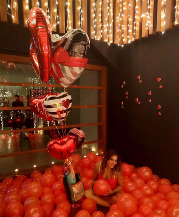 bipasha-basus-wedding-showers bipasha-basus-wedding-showers