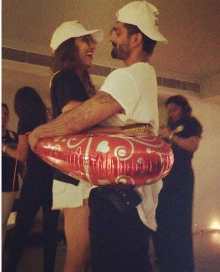 bipasha-basus-wedding-showers bipasha-basus-wedding-showers