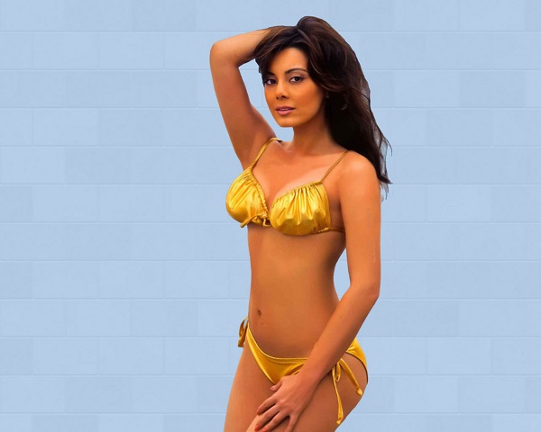 Minissha Lamba in Hot Bikini. Minissha Lamba in Hot Bikini.