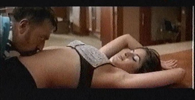 bollywood-hot-spicy-shocked-moments bollywood-hot-spicy-shocked-moments