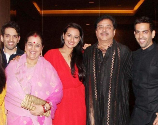 bollywood-stars-and-their-family-pics