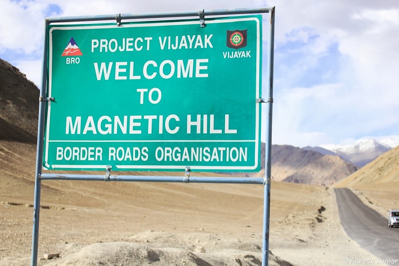 Get pulled uphill by magnetic force - Magnetic Hill, Ladakh