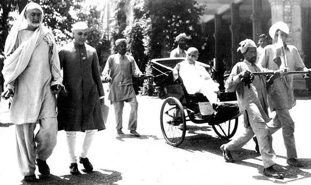 hand-pulled-rickshaws-of-kolkata hand-pulled-rickshaws-of-kolkata