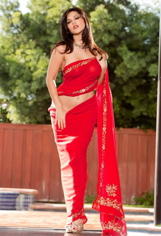 sunny leone without blouse in indian saree