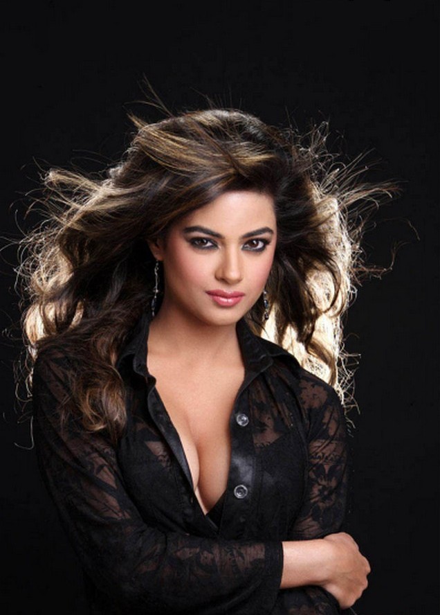 meera-chopra-hot-photo-stills-actress