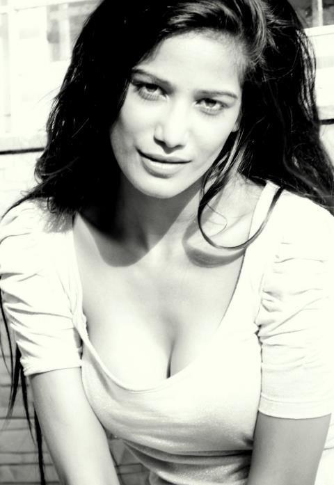 poonam-pandey-sexy-hot-photos