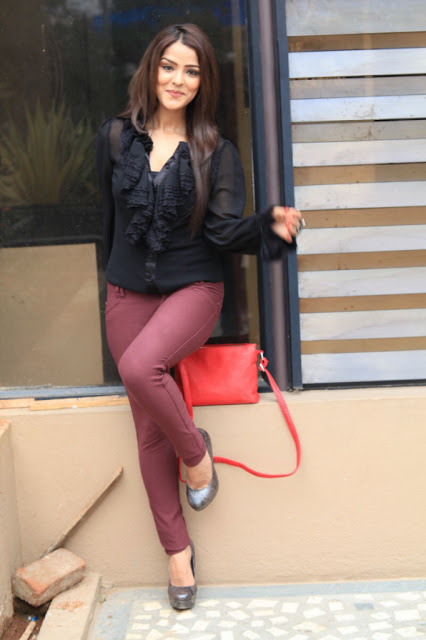 priyanka-chabra-in-black-dress priyanka-chabra-in-black-dress