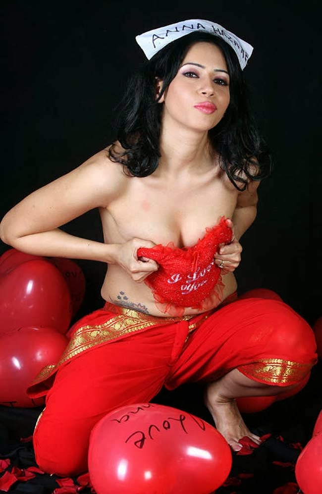 Rozlyn-Khan-Savitabhabhi