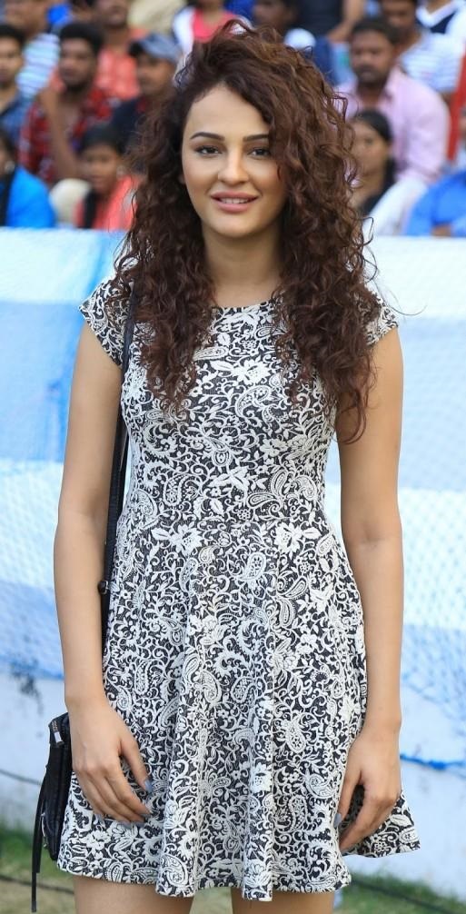 seerat-kapoor-latest-hot-photos seerat-kapoor-latest-hot-photos