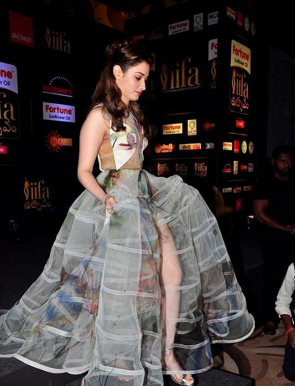 tamanna-transparent-dress-photos-at-south-india-iifa-utsavam