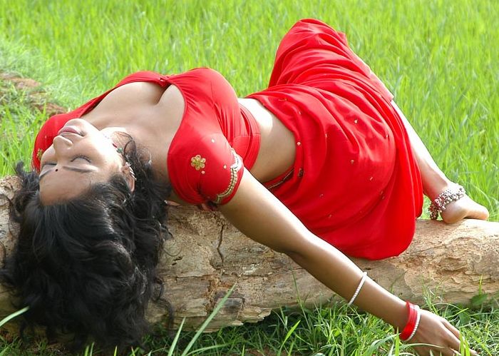teertha-hot-cleavage-photos