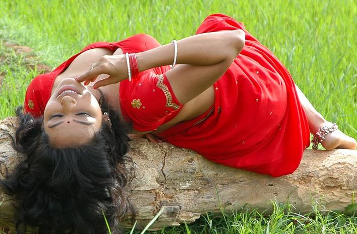 teertha-hot-cleavage-photos