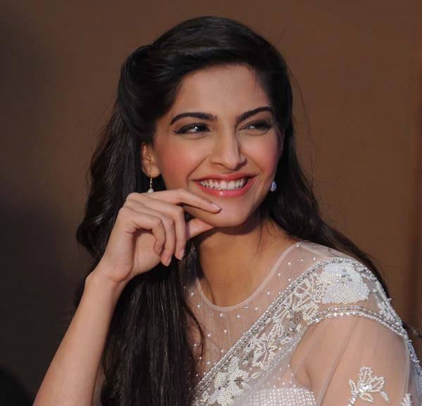 top-10-tallest-bollywood-actresses top-10-tallest-bollywood-actresses