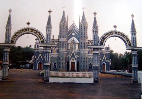 top-20-astonishing-stunning-churches-india top-20-astonishing-stunning-churches-india