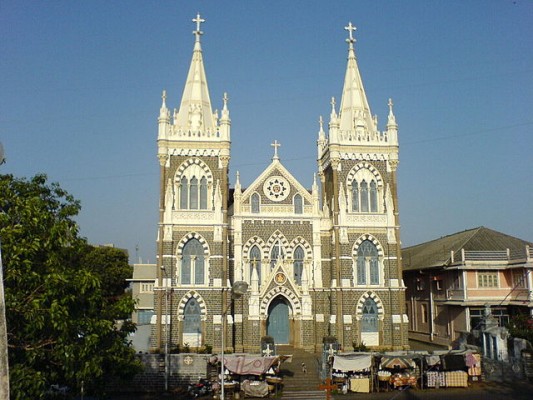 top-20-astonishing-stunning-churches-india top-20-astonishing-stunning-churches-india