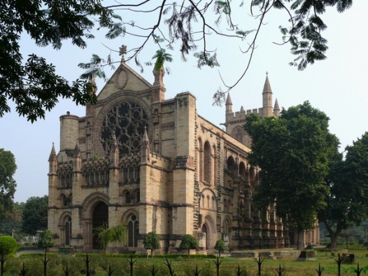 top-20-astonishing-stunning-churches-india top-20-astonishing-stunning-churches-india
