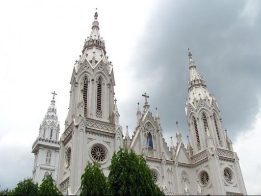 top-20-astonishing-stunning-churches-india top-20-astonishing-stunning-churches-india