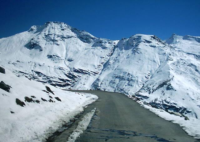 Kullu Manali: Himalayan Hinterlands Kullu Manali: Himalayan Hinterlands