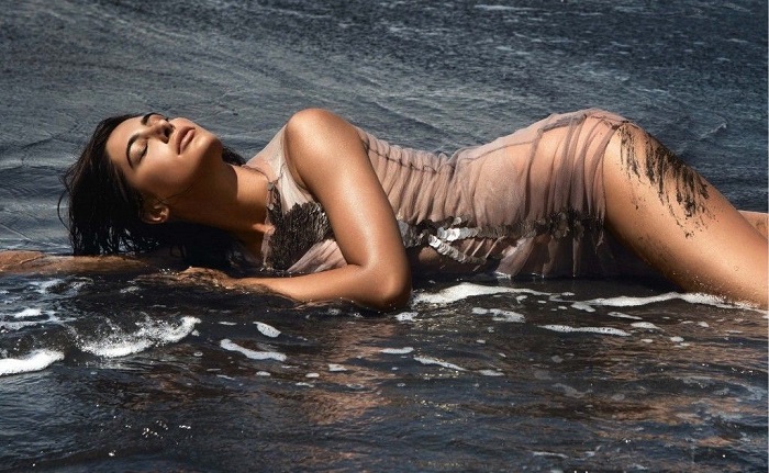 Nargis Fakhri Hot Pics