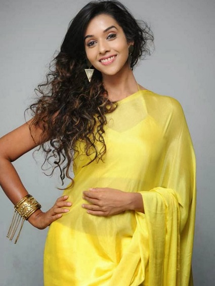 Regional Actress Anupriya In Transparent Saree