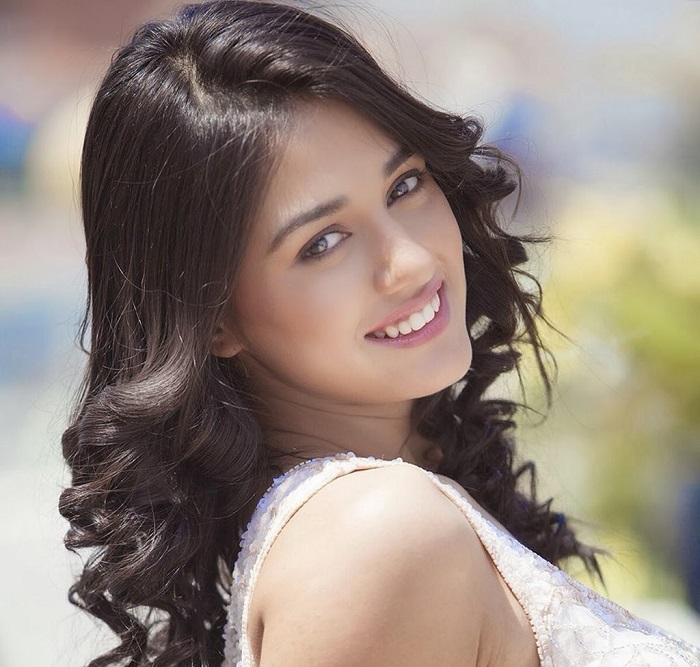 Disha Patani Hot Pics