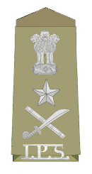 How can someone know the rank of a police officer by seeing their shoulders in India?