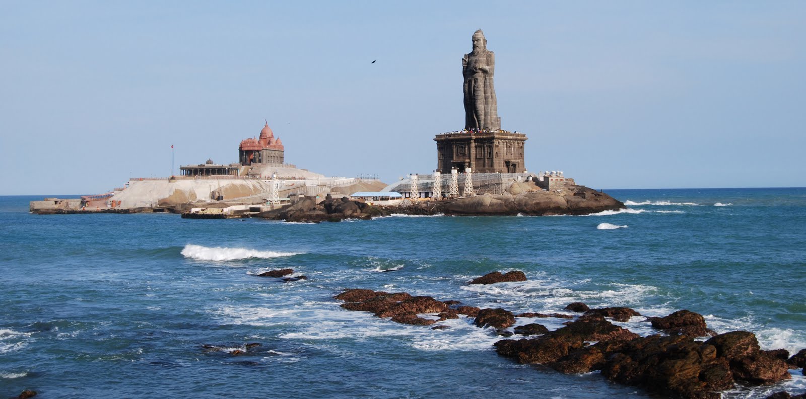 Thiruvalluvar tallest statues of India